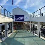 Sea Breeze In Brighton Marina With Free Parking