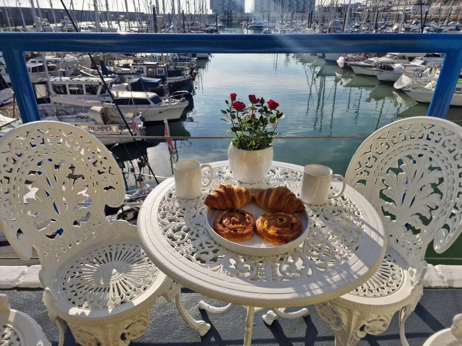 Sea Breeze In Marina With Free Parking