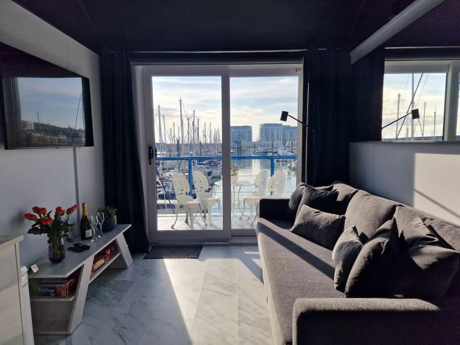 Sea Breeze In Marina With Free Parking Hébergement de vacances *