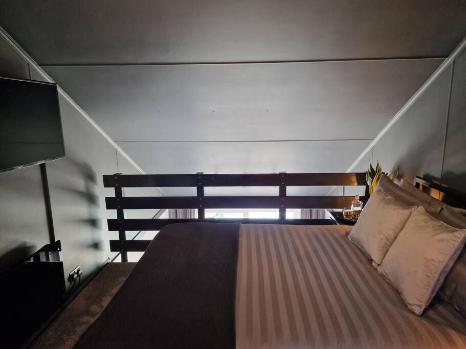 Sea Breeze In Marina With Free Parking *