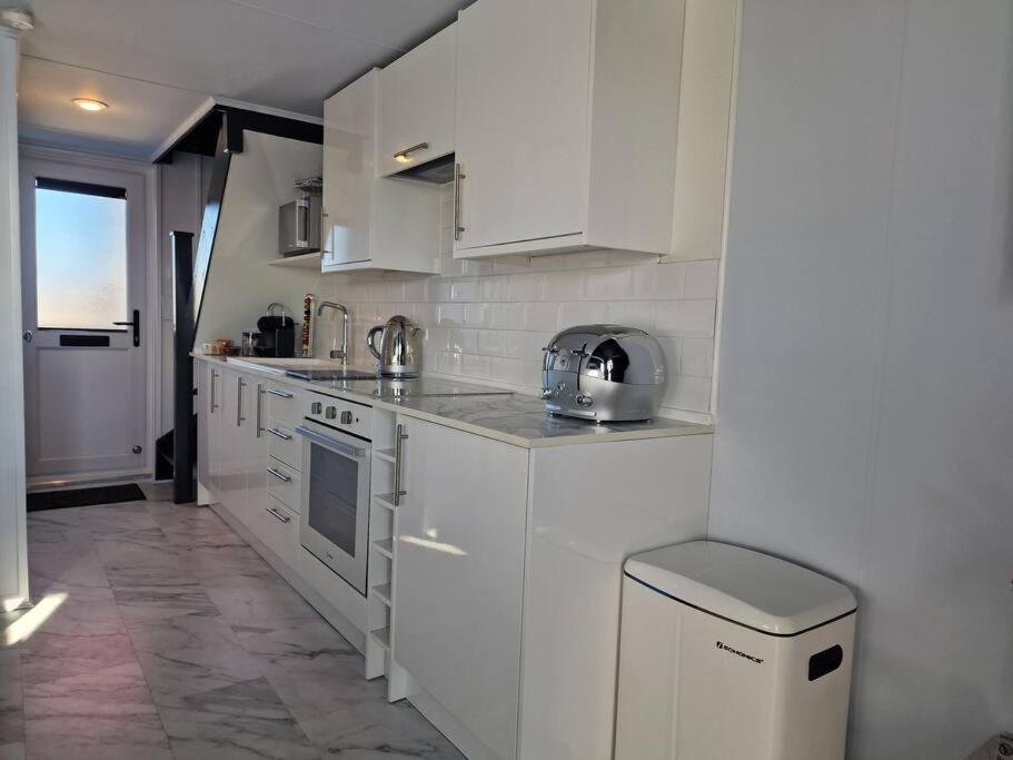 Sea Breeze In Marina With Free Parking Hébergement de vacances Hove