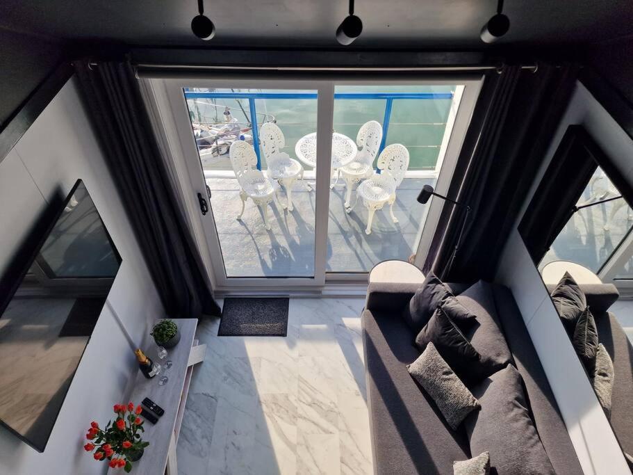 Sea Breeze In Marina With Free Parking *
