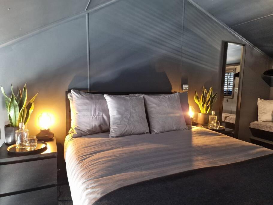 Sea Breeze In Marina With Free Parking Hébergement de vacances