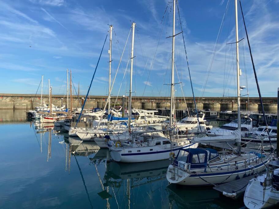Sea Breeze In Marina With Free Parking * Hove